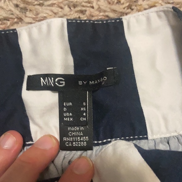 MNG skirt sz xs 4 navy and white striped - Picture 3 of 4